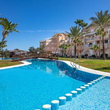 Apartamento Tamarindo - Ubicacion Premium Frente A La Playa Con Piscina דירה *